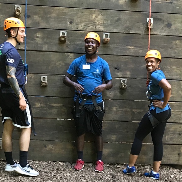 Meet your Posher, Niki - Picture 2 of 4